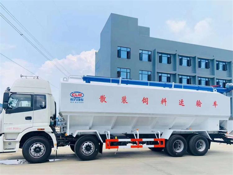 40方散裝飼料運(yùn)輸車專業(yè)廠家