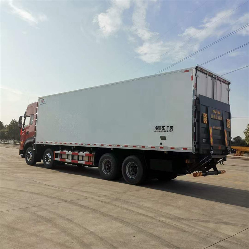 東風(fēng)天龍KL前四后八冷藏車