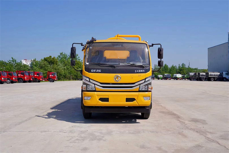 東風(fēng)多利卡13方清吸洗?污車