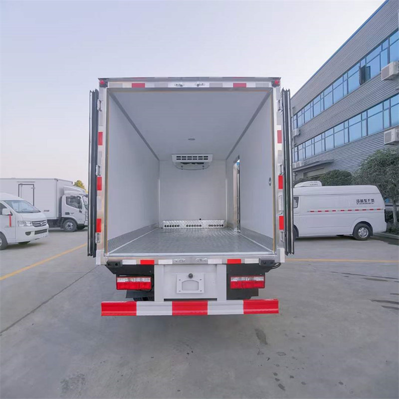 國(guó)六東風(fēng)多利卡冷藏車