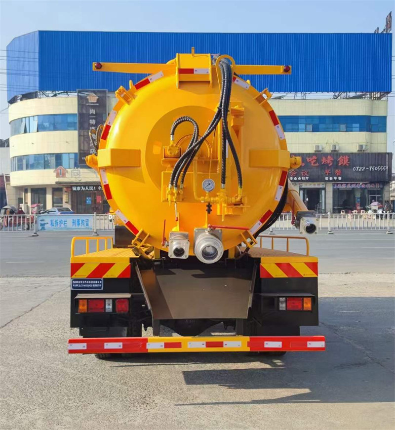 重汽豪曼12.5方清洗吸污車