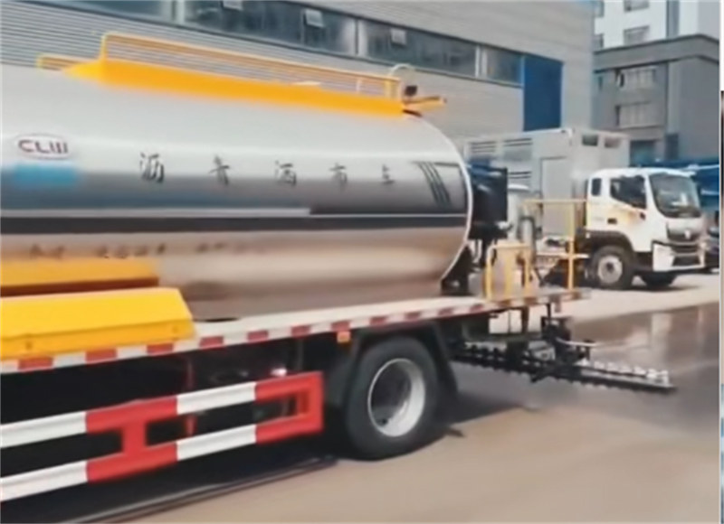 7方瀝青灑布車多少錢一輛