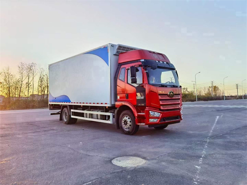 6.8米解放鮮活水產(chǎn)品運輸車