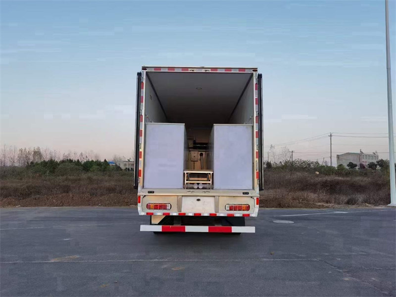 6.8米解放鮮活水產(chǎn)品運輸車