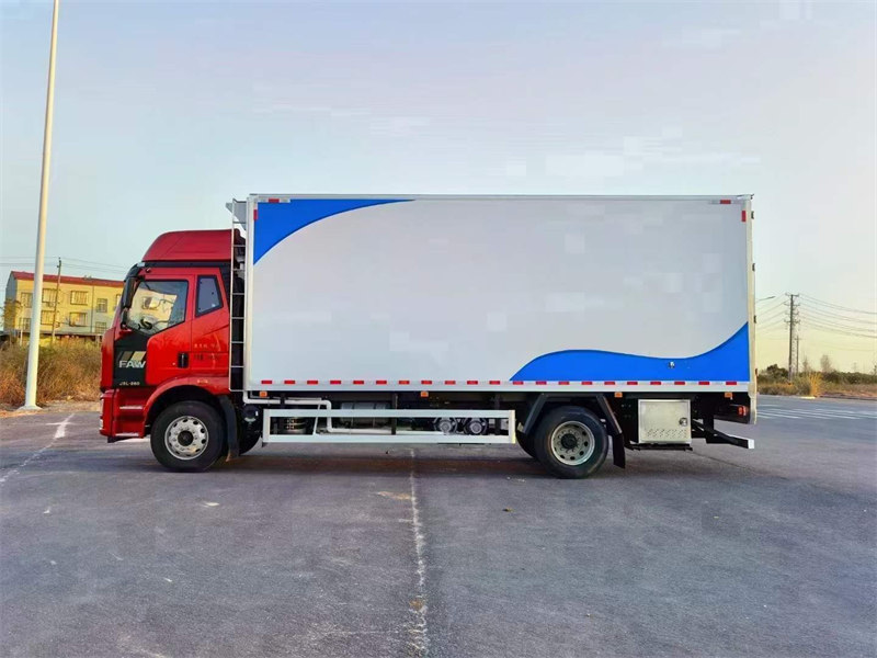 6.8米解放鮮活水產(chǎn)品運輸車