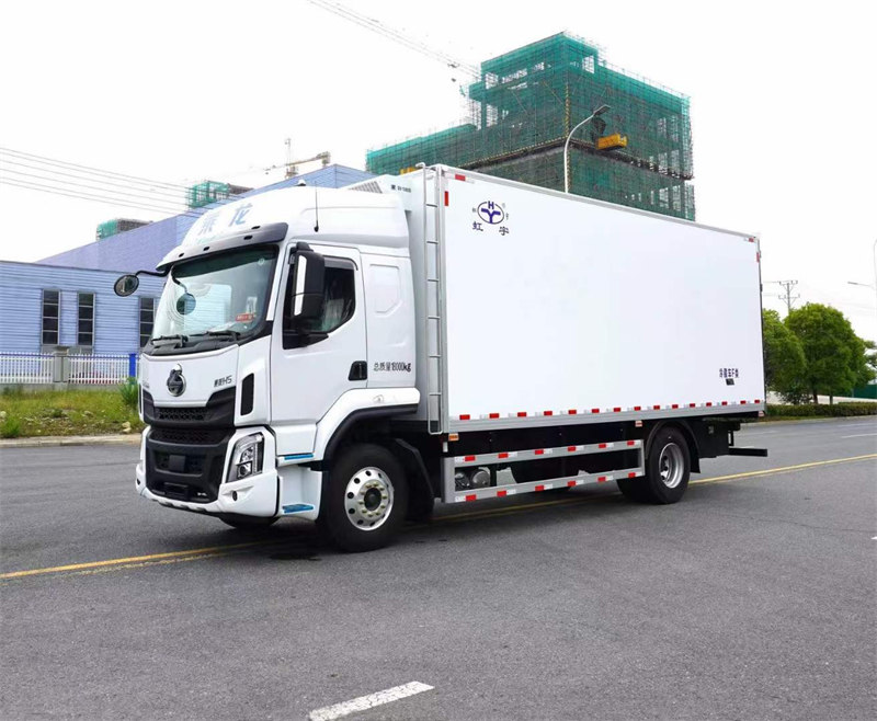 柳汽乘龍H5高頂雙臥冷藏車(chē)