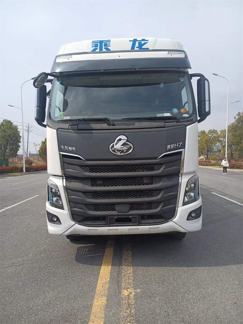 東風柳汽前四后八畜禽運輸車