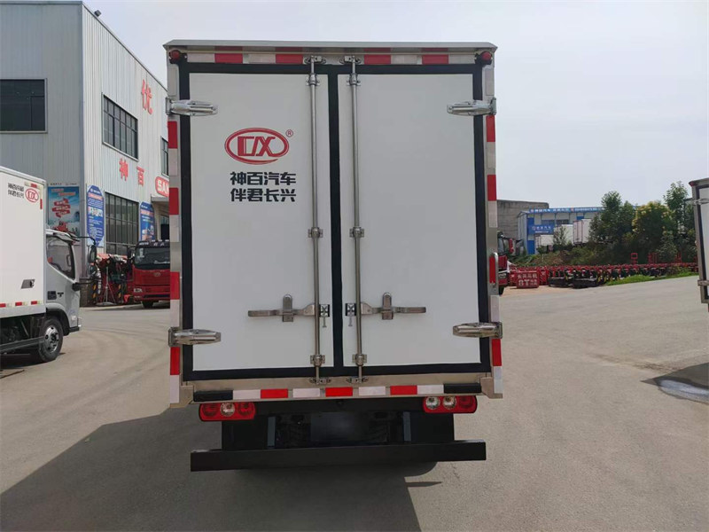 躍進(jìn)福運(yùn)S80國六柴油冷藏車