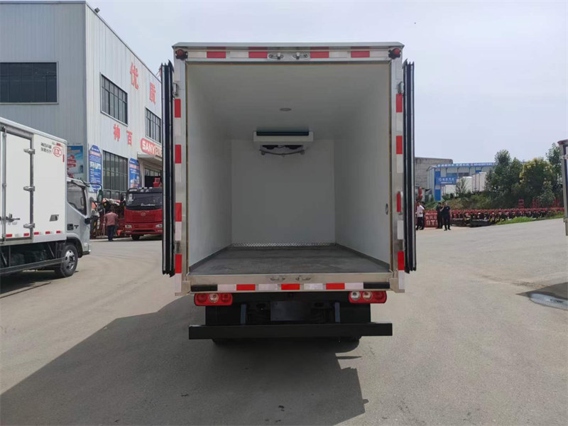 躍進(jìn)福運(yùn)S80國六柴油冷藏車