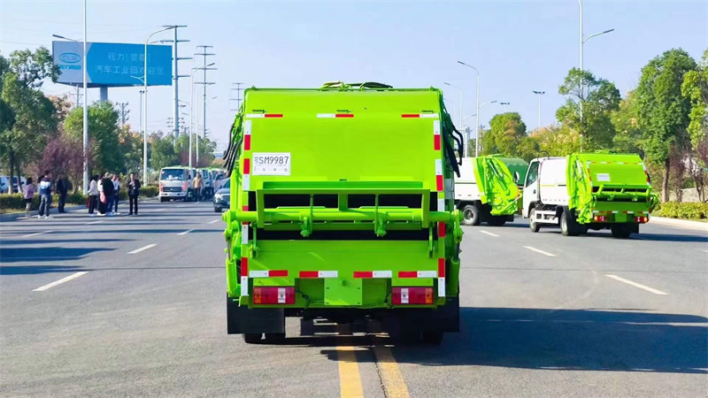 藍牌凱馬壓縮垃圾車