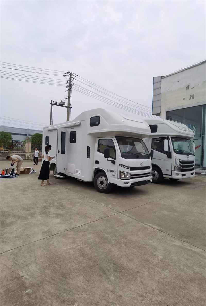 躍進平頭輕卡房車爆款