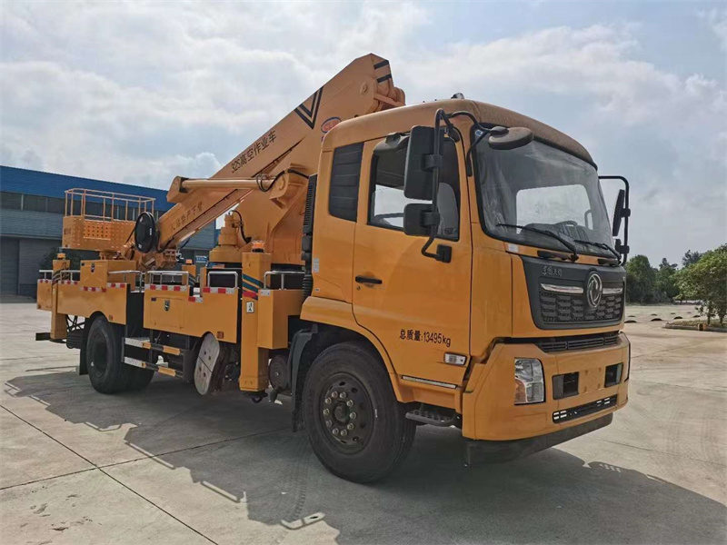 程力32米高空作業(yè)車平穩(wěn)順暢
