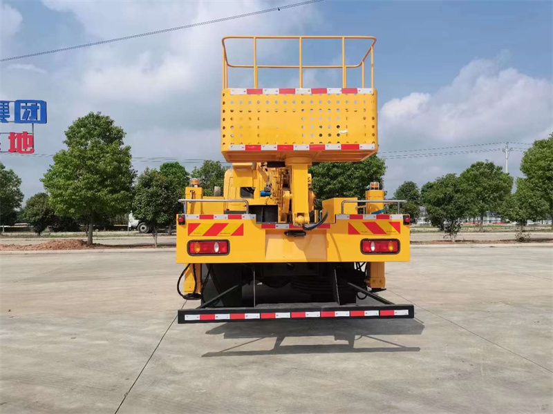 程力32米高空作業(yè)車平穩(wěn)順暢