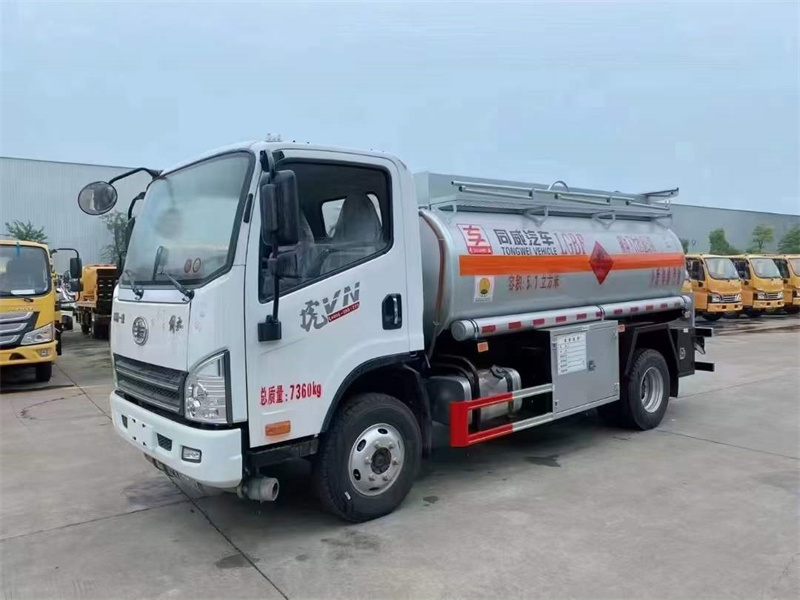 5.1方解放加油車品質(zhì)高