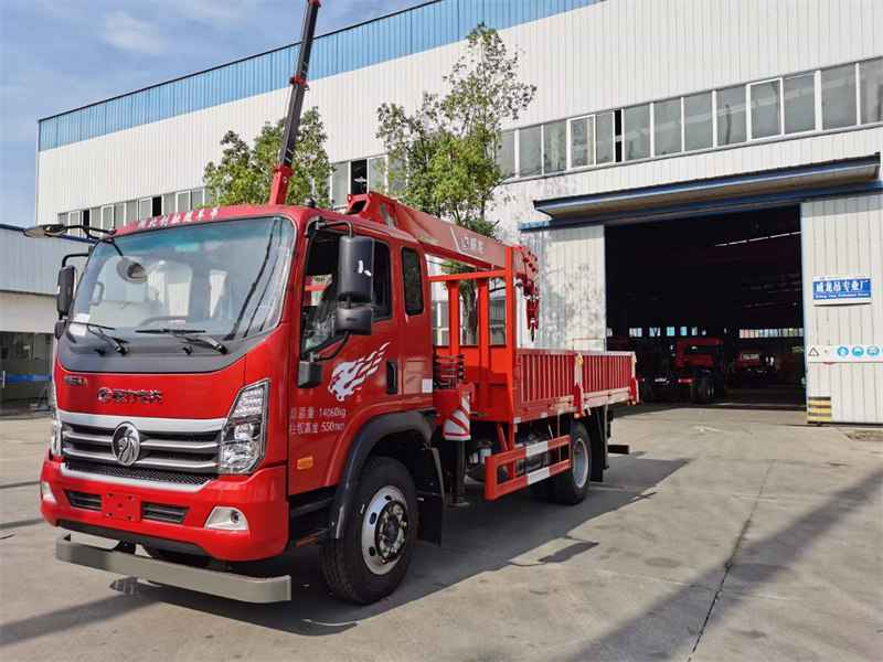 重汽王牌隨車(chē)吊排半駕駛室