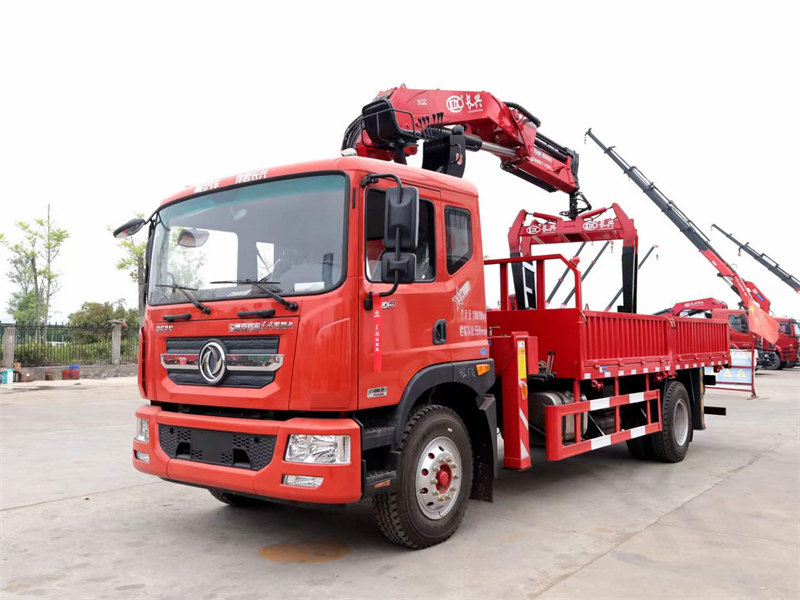 東風(fēng)12噸隨車吊價(jià)格便宜