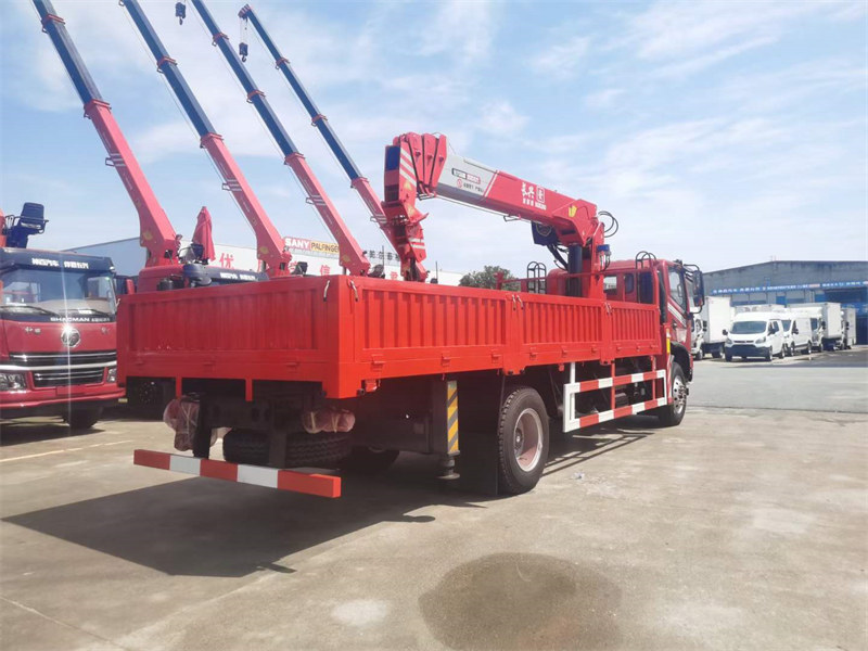 8噸隨車吊華神DV3單排優(yōu)惠