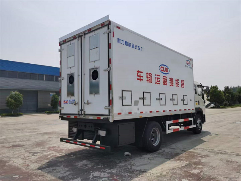 國(guó)六重汽雛禽運(yùn)輸車配置