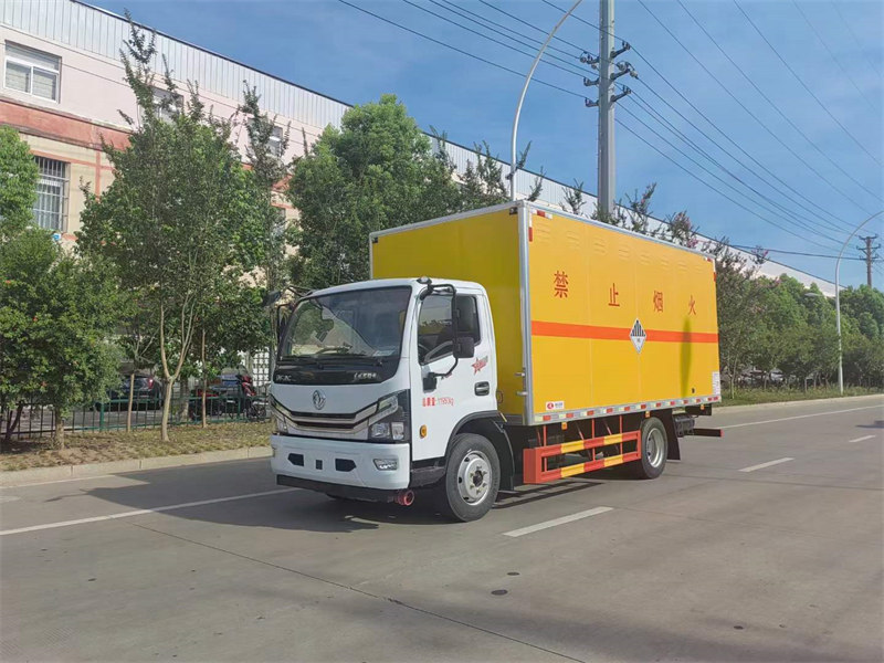 東風(fēng)D7雜項(xiàng)危險(xiǎn)品車(chē)不超重