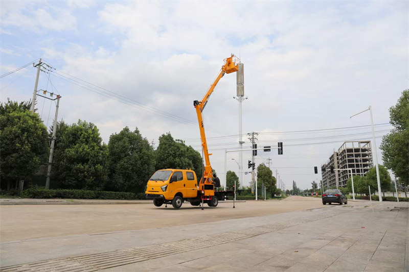 13米折臂高空作業(yè)車(chē)環(huán)保免征齊全