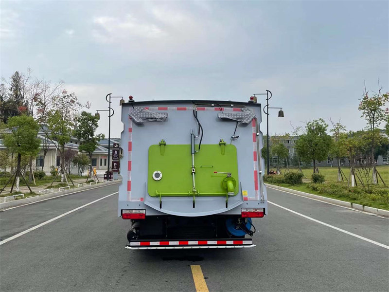 道路洗掃車9方的多少錢
