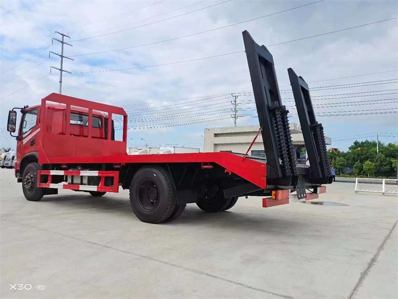 東風(fēng)華神單橋平板車現(xiàn)車一臺(tái)
