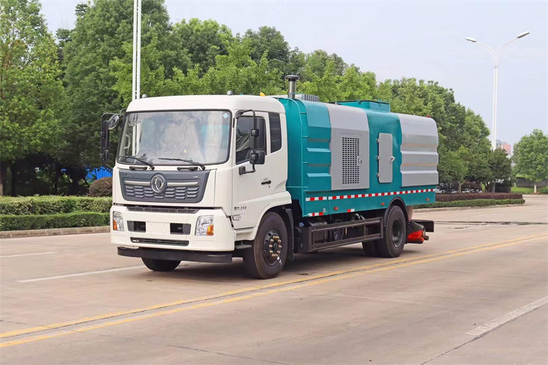 東風天錦后置吸塵車230馬力