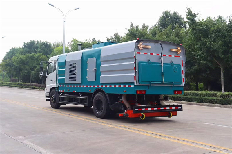 東風天錦后置吸塵車230馬力