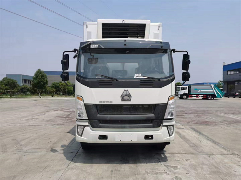 重汽豪沃雛禽運(yùn)輸車廠家銷售
