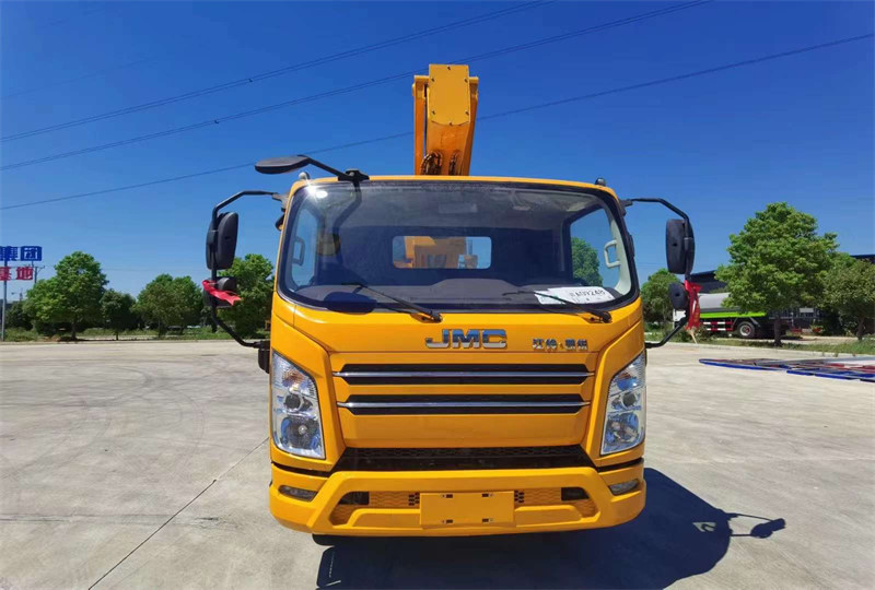 28米伸縮臂高空作業(yè)車155 馬力