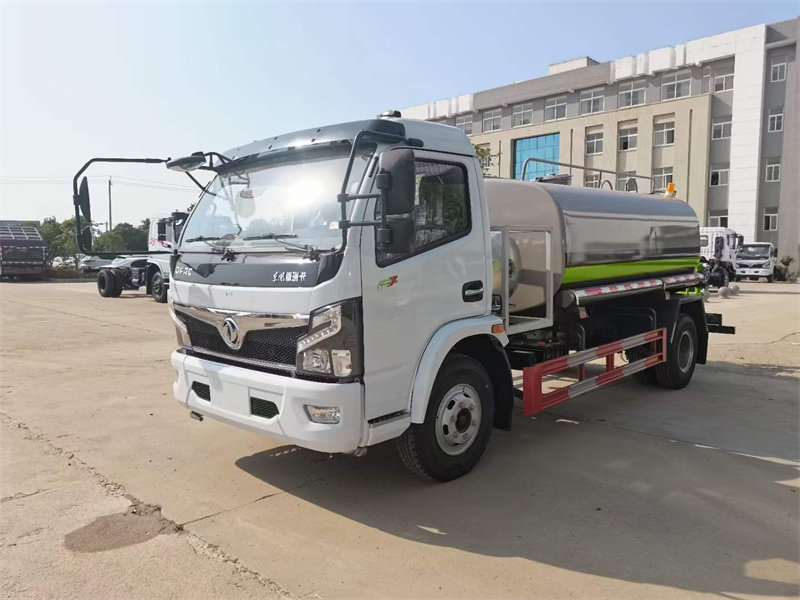 東風(fēng)福瑞卡天然氣灑水車