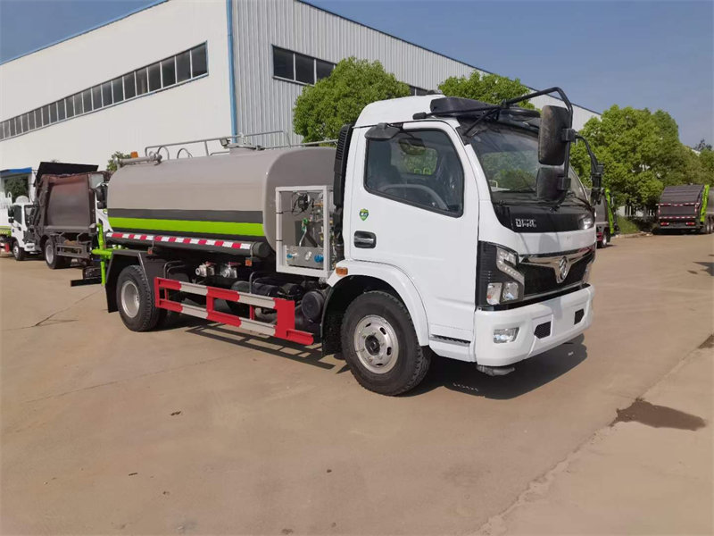 東風(fēng)福瑞卡天然氣灑水車