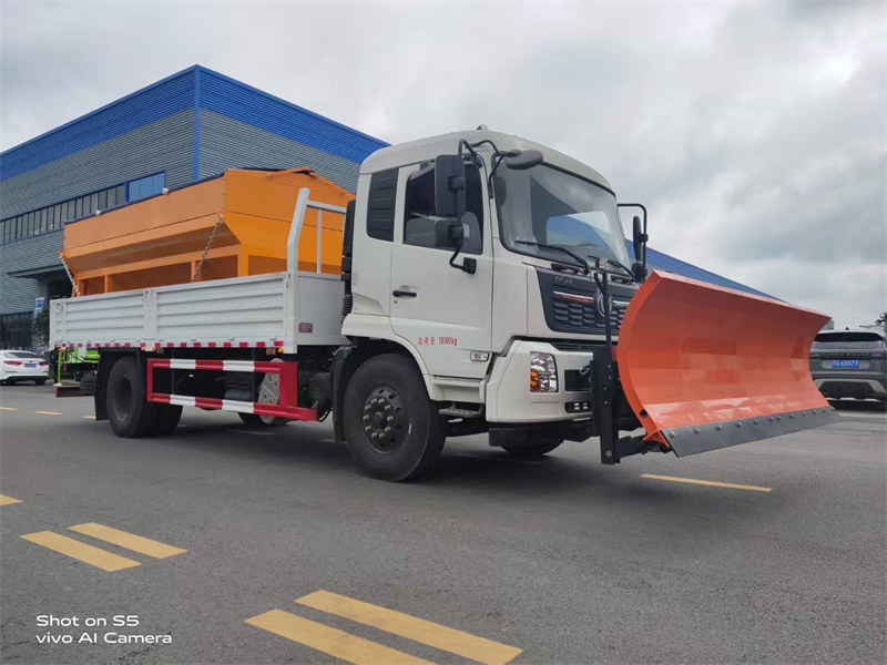 東風(fēng)天錦除雪車(chē)