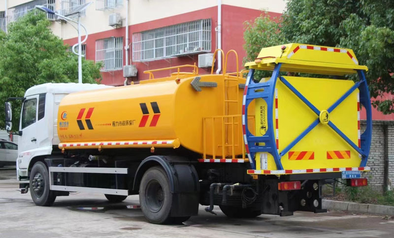 程力專汽防撞灑水車