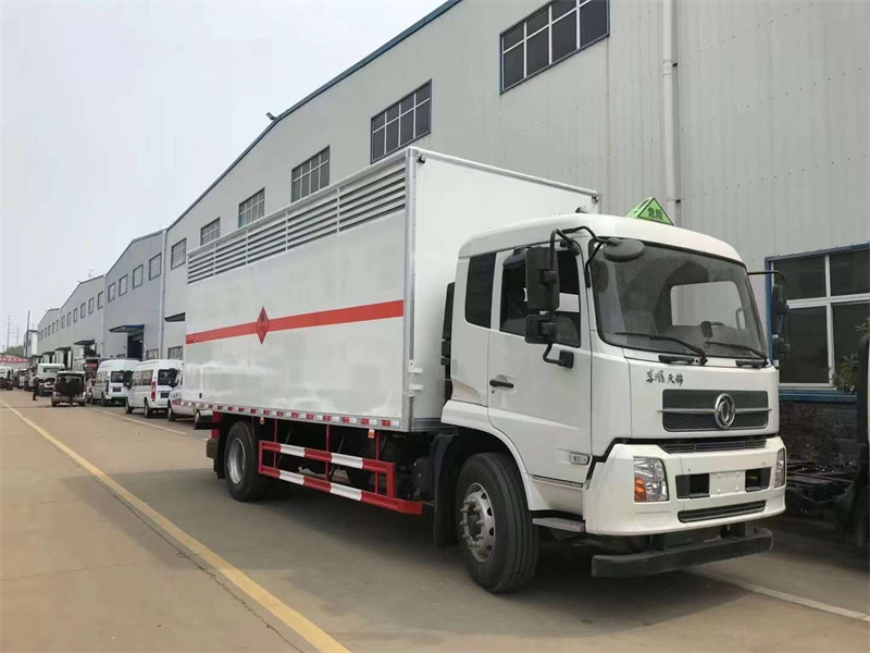 9類雜項(xiàng)6.8米危險(xiǎn)品廂式車現(xiàn)車
