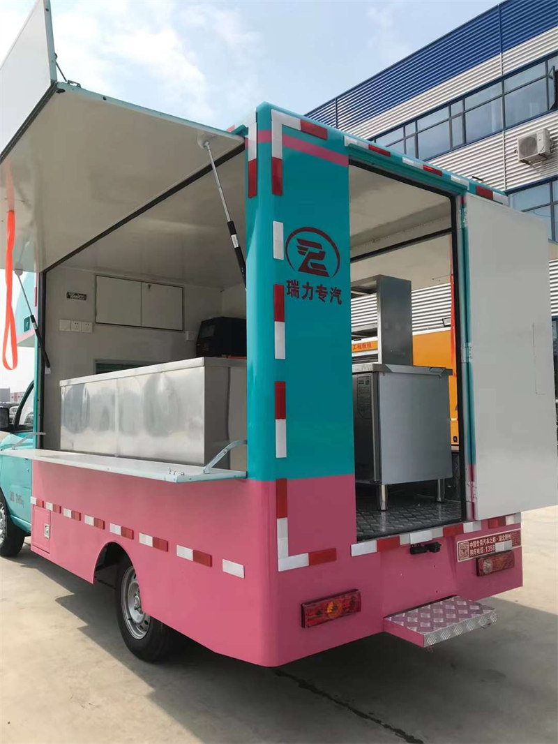 福田祥菱V1國六售貨車發(fā)往廣西