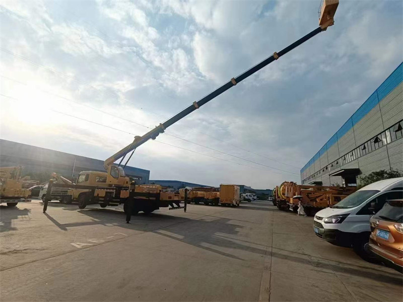 天錦32米高空作業(yè)車新車一臺(tái)