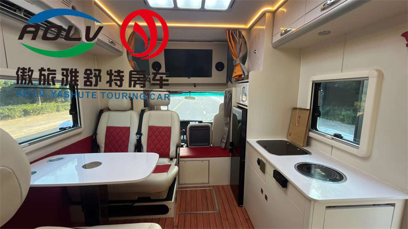 程力五十鈴700P輕卡房車優(yōu)惠