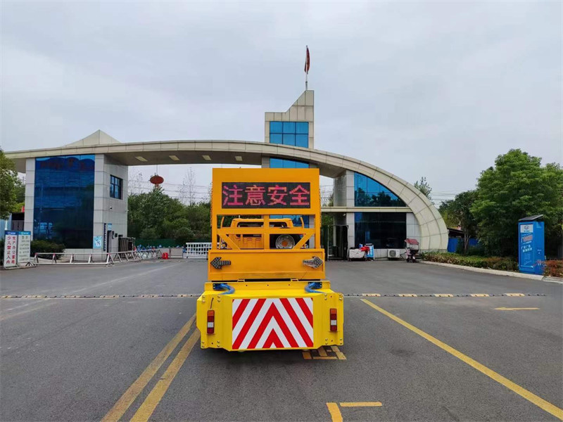 江鈴五十鈴防撞緩沖車廠家直銷