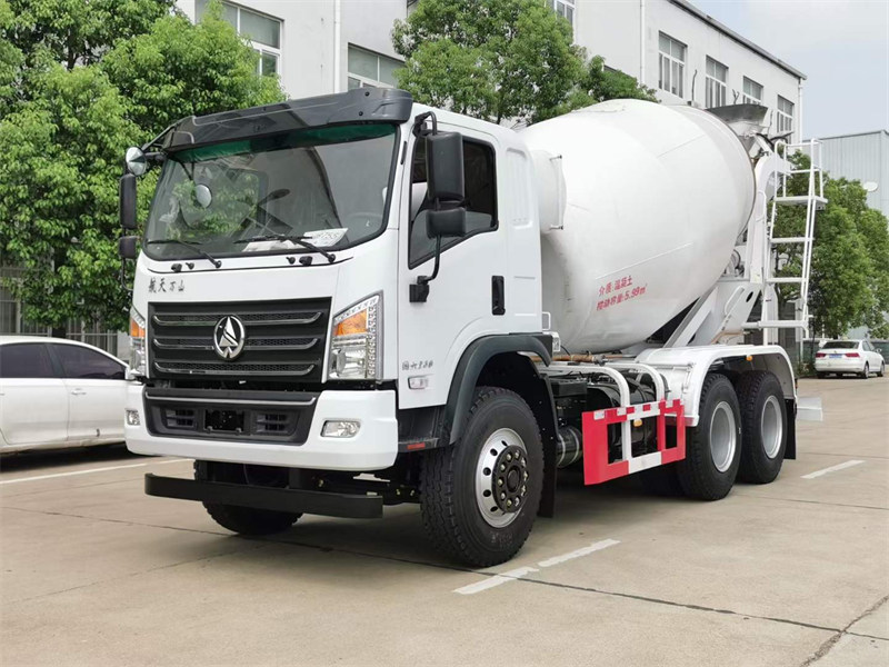 輕量化9.5方攪拌車國(guó)慶特惠
