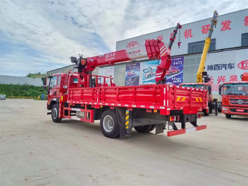 重汽王牌隨車吊特價2臺現(xiàn)車