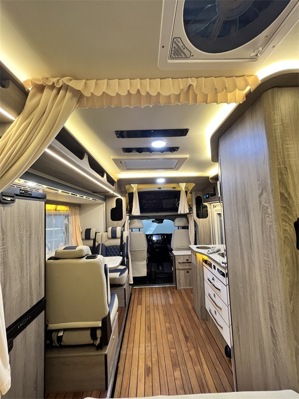 三拓展房車(chē)是什么樣的