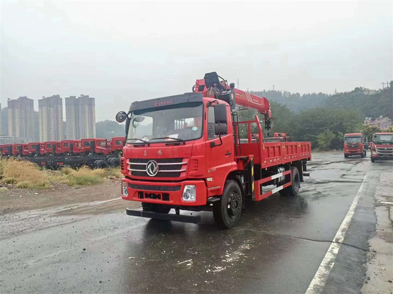 東風K5隨車吊單排駕駛室活動價