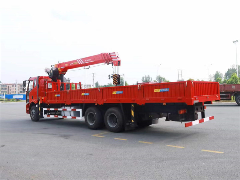 解放J6經(jīng)濟版后八輪隨車吊省油