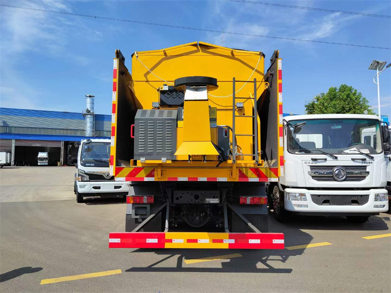 重汽汕德卡后雙橋除雪車報(bào)價(jià)