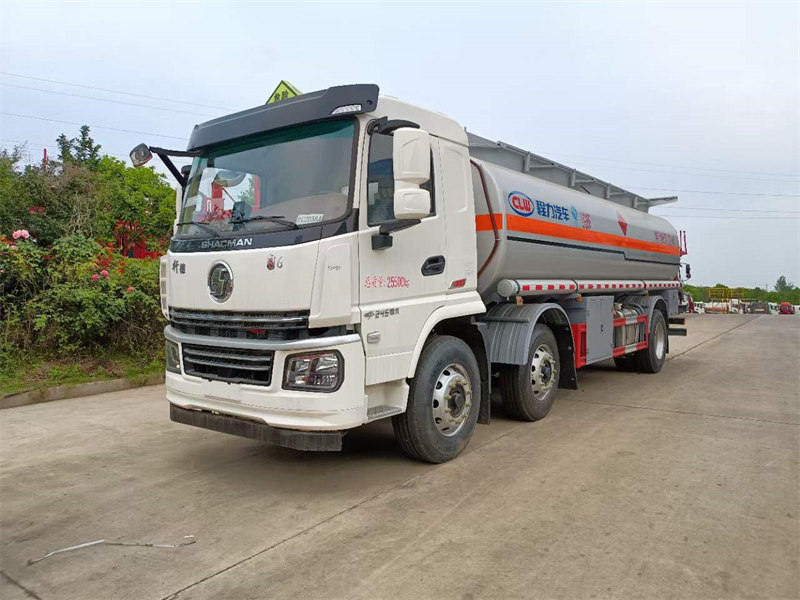 陜汽小三軸運(yùn)油車現(xiàn)車價(jià)格直降3W
