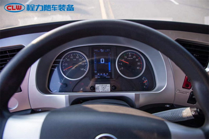 單橋隨車吊首選東風(fēng)D3