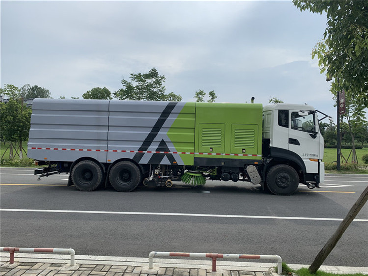 東風天龍22方洗掃車(12水/10塵)