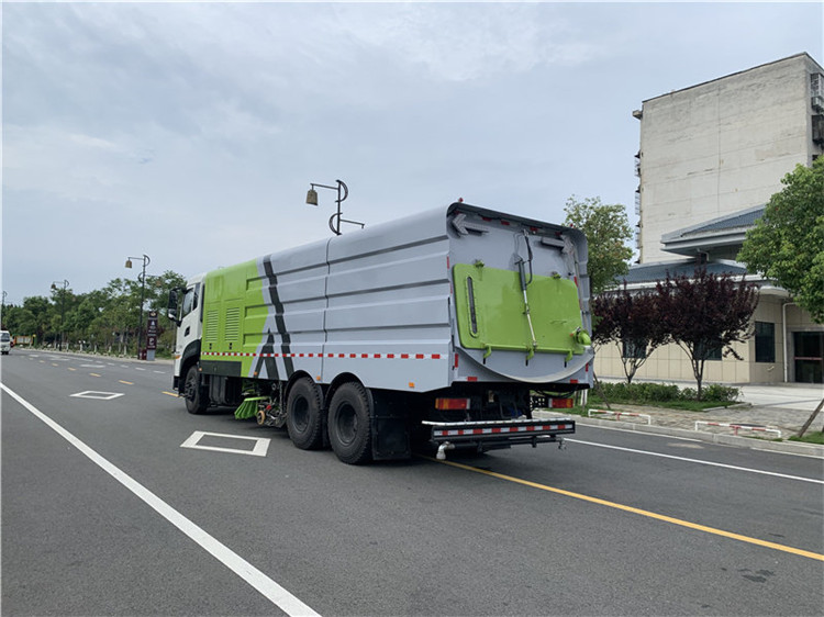 東風天龍22方洗掃車(12水/10塵)