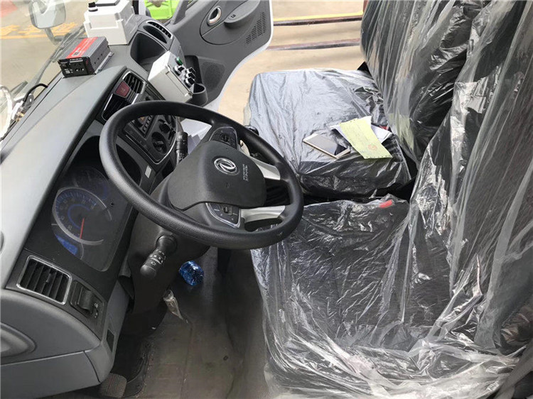 國六東風(fēng)多利卡D6掃路車（1.5水/4塵）